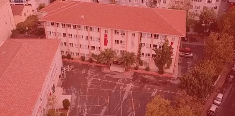 İstanbul Valiliği hasarlı okulların durumunu açıkladı; 8 okul binası yıkılacak