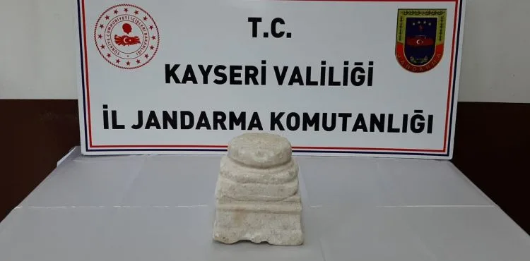 Kayseri'de 1800 yıllık tarihi sütun ele geçirildi