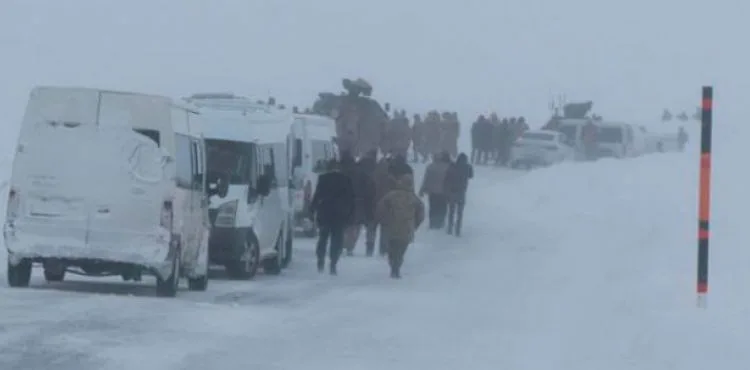 Van’da kurtarma ekiplerinin üzerine çığ düştü: 26 kişi hayatını kaybetti