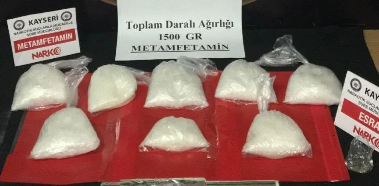 Kayseri'de 1,5 kilo metamfetaminle yakalanan 3 kişi tutuklandı