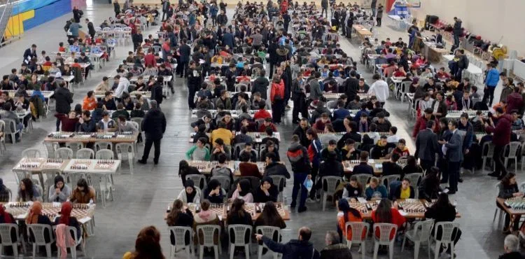 Öğrenciler satranç turnuvasında yarıştı