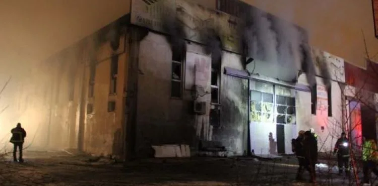 Kayseri'de, mobilya fabrikasında patlama sonrası yangın