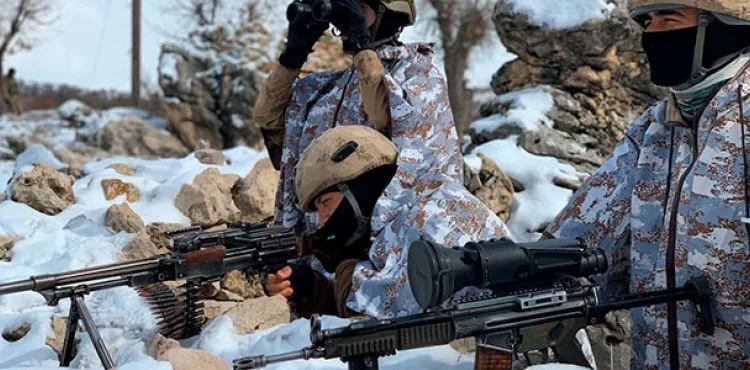 'Kapan-6 Zori''de 10 sığınak imha edildi, 830 kilo esrar ele geçirildi