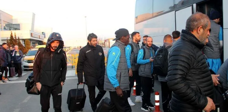 Aytemiz Alanyaspor'un uçağı Kayseri'ye zorunlu iniş yaptı