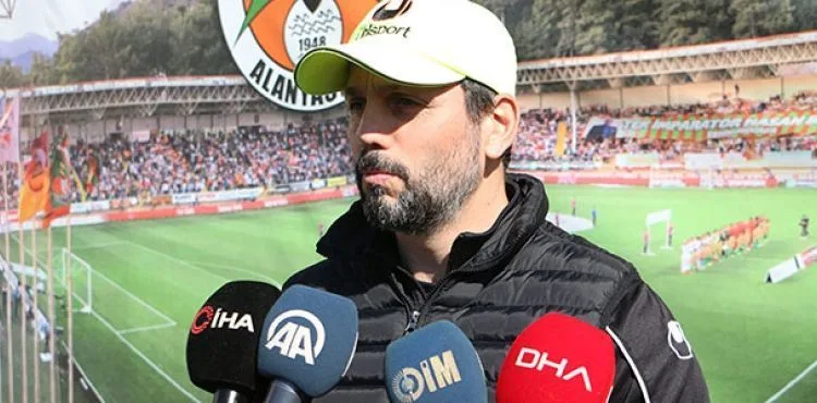 Erol Bulut'tan Fenerbahçe açıklaması: 'Yazılanlara çizilenlere kulak asmıyorum'