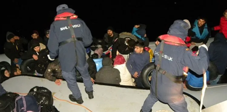 Çeşme'de 78 düzensiz göçmen kurtarıldı