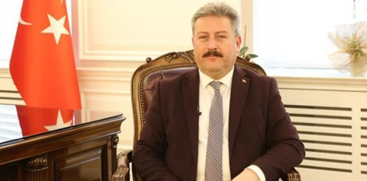 BAŞKAN PALANCIOĞLU'DAN KARİKATÜRİST SUAT YALAZ İÇİN BAŞSAĞLIĞI MESAJI