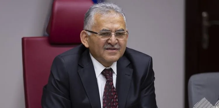 “KADINLAR BAŞ TACIMIZDIR”