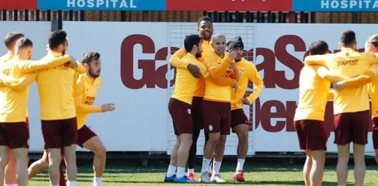 Galatasaray'da sakatlığını atlatan Lemina Sivas maçı kadrosunda yer aldı