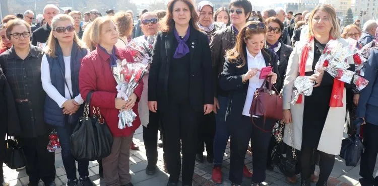 Kayseri'de kadınlar 8 Mart'ı kutladı