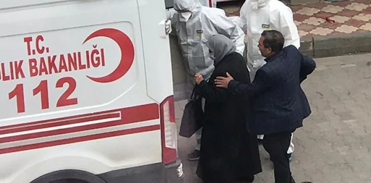 Umreden dönen yaşlı kadın, koronavirüs şüphesiyle gözlem altında
