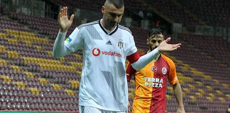 Burak Yılmaz: Hepimiz çekiniyoruz, korkuyoruz ama sahaya çıkıp işimizi yapmak zorundayız