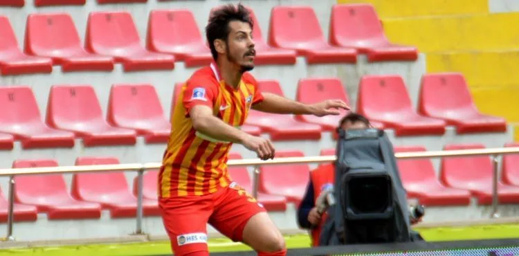 Kayserisporlu futbolcu Yasir Subaşı: Ligde kalacağımıza inanıyorum