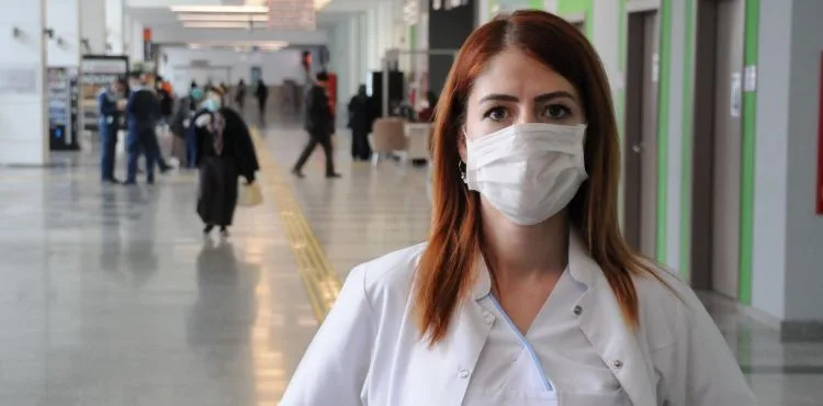 Koronavirüs Bilim Kurulu üyesi Çelik: 1 metre mesafesini korumalıyız