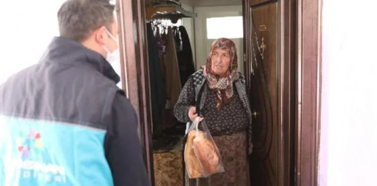 Kocasinan Belediyesi, 65 yaş üzeri vatandaşların ihtiyaçlarını karşılıyor