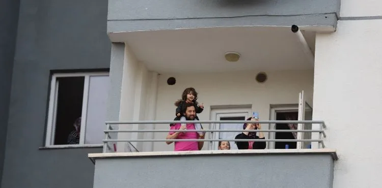 EVDE KAL, BÜYÜKŞEHİR İLE ZİNDE KAL