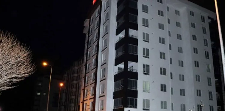 Kayseri'de 8 katlı binaya 'koronavirüs' karantinası