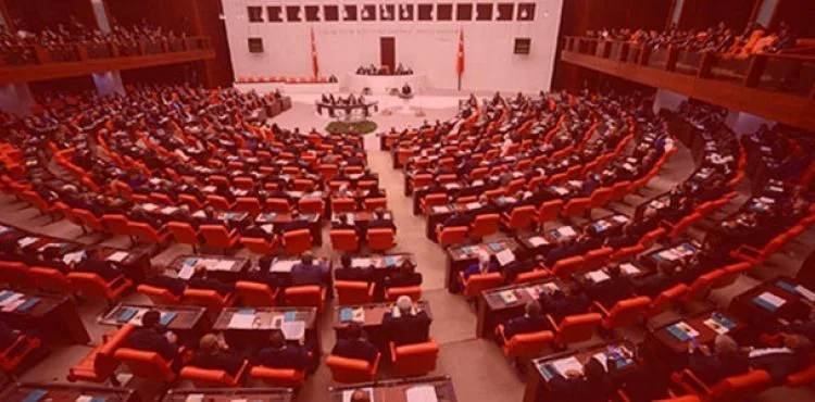 AK Parti'den üniversitelere ilişkin kanun teklifi