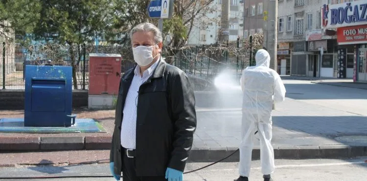 MELİKGAZİLİLER CADDE VE SOKAKLARI DEZENFEKTE EDİLMİŞ BİR GÜNE “MERHABA” DEDİ