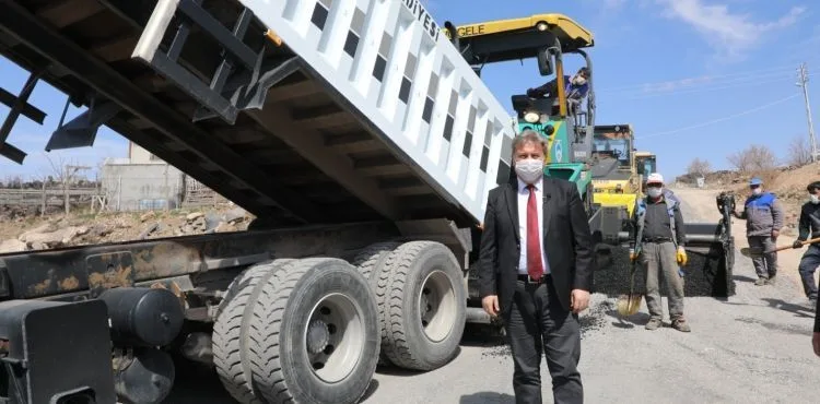MİMARSİNAN FATİH MAHALLESİ’NE 3 KİLOMETRELİK ASFALT SERİLDİ