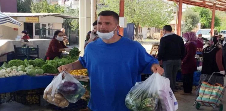 Podolski: Felsefem; şehir ve takım için savaşmak