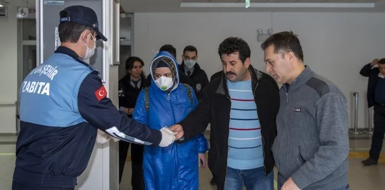 BÜYÜKŞEHİR 116 BİN MASKE ÜRETİP, ÜCRETSİZ DAĞITTI