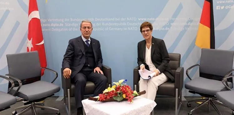 Bakan Akar, Alman mevkidaşı ile görüştü
