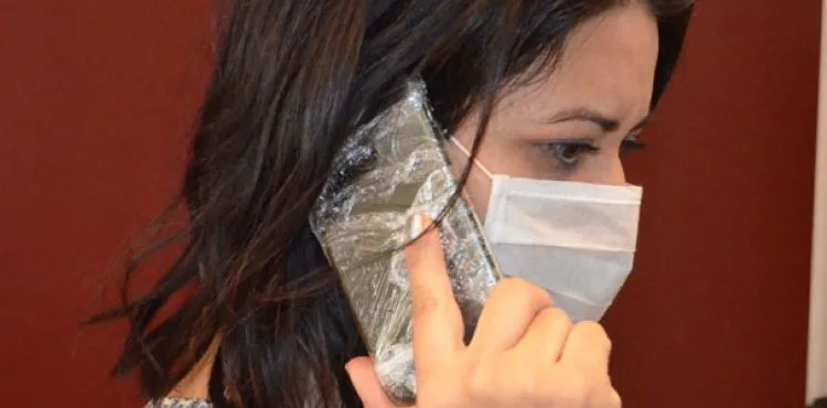 Virüse karşı cep telefonlarına streç film sarılmalı
