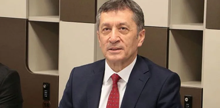 Bakan Selçuk: 23 Nisan coşkusunu duymamız için dışarıda olmaya ihtiyacımız yok