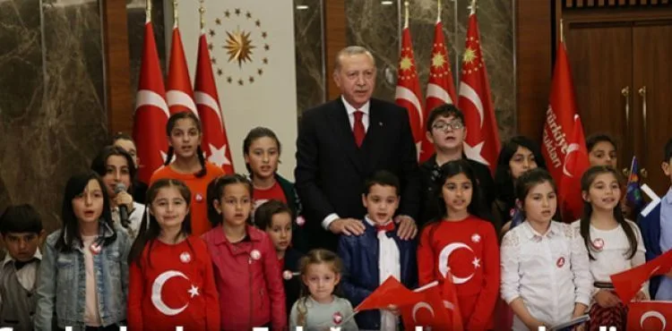 Cumhurbaşkanı Erdoğan ulusa seslendi ve çocuklarla istiklal marşı okudu