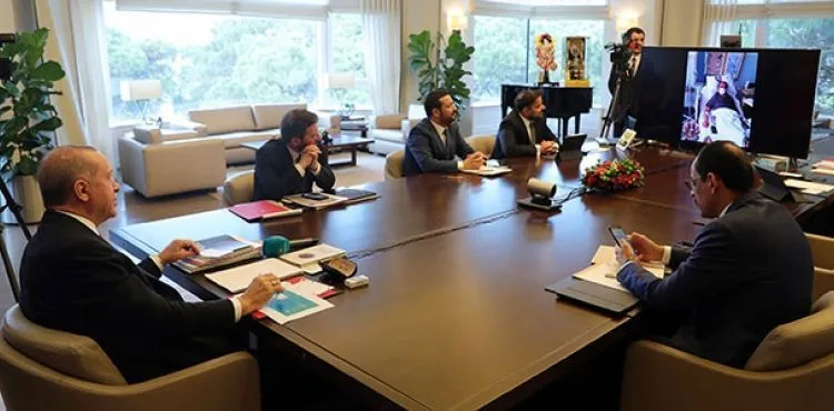Cumhurbaşkanı Erdoğan koronavirüs hastalarıyla videokonferans ile görüştü