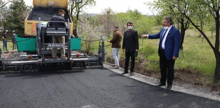 EĞRİBUCAK’TA 2 KİLOMETRE UZUNLUĞUNDAKİ DAR SOKAKLAR ASFALTLANDI