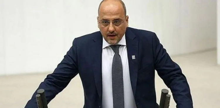 Ahmet Şık HDP'den istifa etti