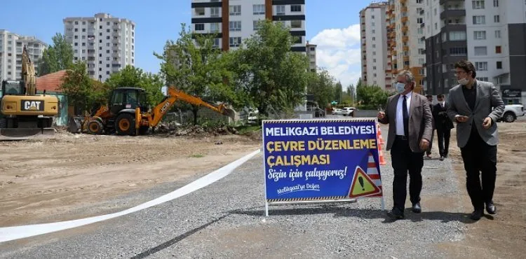 YILDIRIM BEYAZIT MAHALLESİ’NDE GECEKONDULAR YIKILDI, YERİNE OKUL YAPILACAK