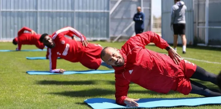 Demir Grup Sivasspor çalışmalarını sürdürüyor
