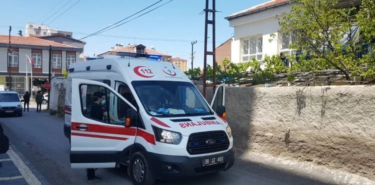 'Ben intihar ediyorum' notu bırakıp kendini astı
