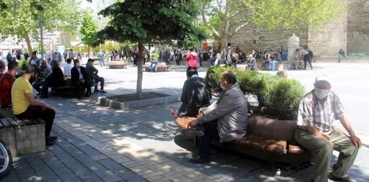 Kayseri'de kısıtlama sonrası yoğunluk
