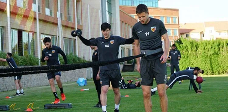Kayserispor antrenmanlarını sürdürüyor
