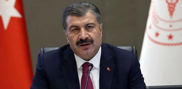 Bakan Koca'dan 65 yaş üstüne 'maske' ve 'sosyal mesafe' uyarısı