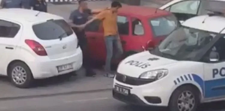 İngiliz bayrağına benzeyen havluyu balkonuna astı, mahalle karıştı