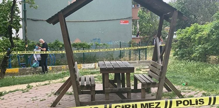 Ataşehir'de parkta baba oğlunu öldürdü