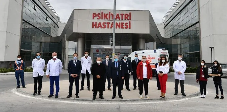 BAŞKAN BÜYÜKKILIÇ ŞEHİR HASTANESİ’NDE MORAL VERDİ