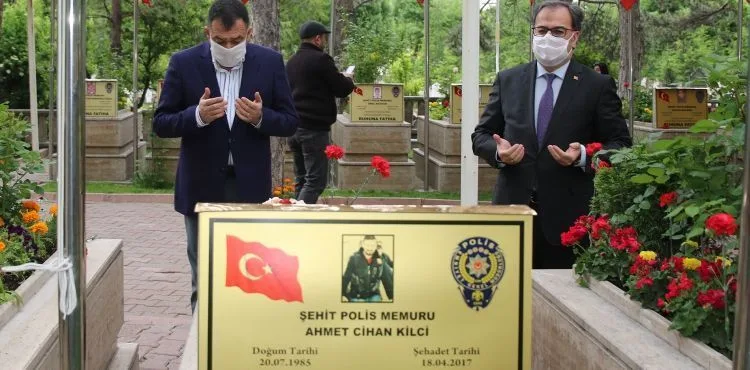 BAŞKAN ÖZDOĞAN VE KAYMAKAM SEZEN’DEN ŞEHİT AİLELERİNE BAYRAM ZİYARETİ