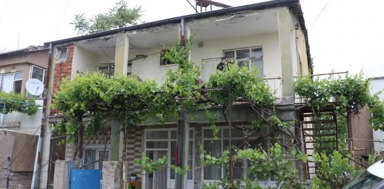 Yaşlı adam, yalnız yaşadığı evde ölü bulundu