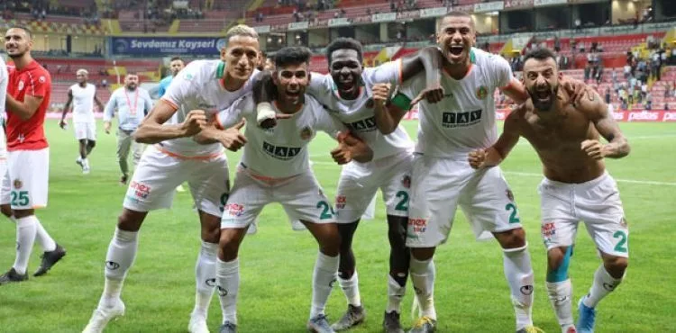 Aytemiz Alanyaspor'un savunma farkı