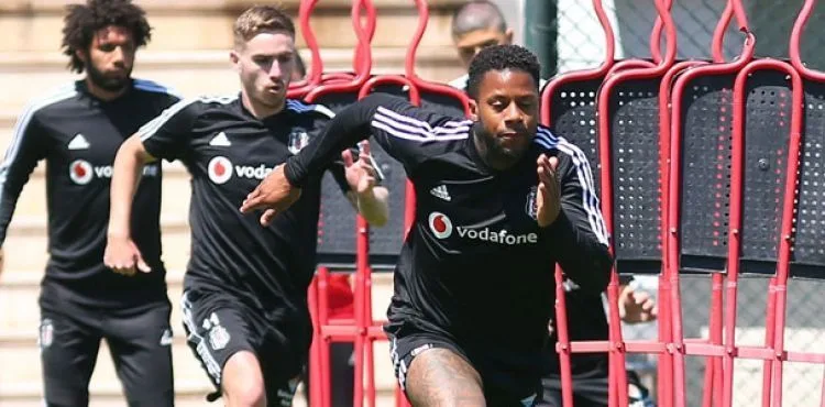 Beşiktaş günün ilk antrenmanı yaptı