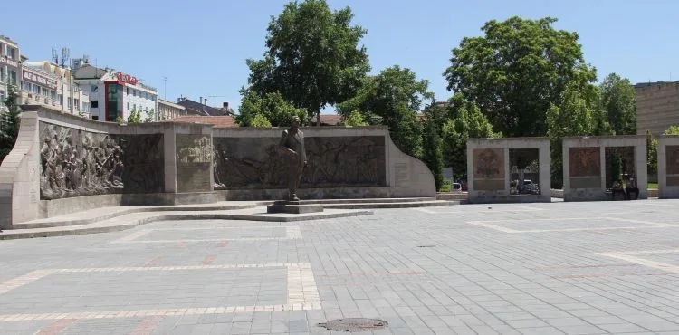 Kısıtlama kaldırıldı, Kayseri'de sokaklar yine boş kaldı