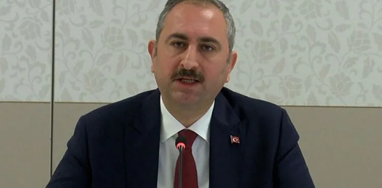 Bakan Gül: Hiçbir ülke, Türk mahkemelerinin adil yargılamasına etki ve telkinde bulunamaz
