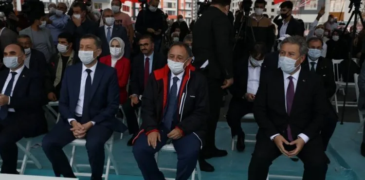 AK Parti'li Özhaseki: Türkiye'de kentsel dönüşüm zorunluluktur