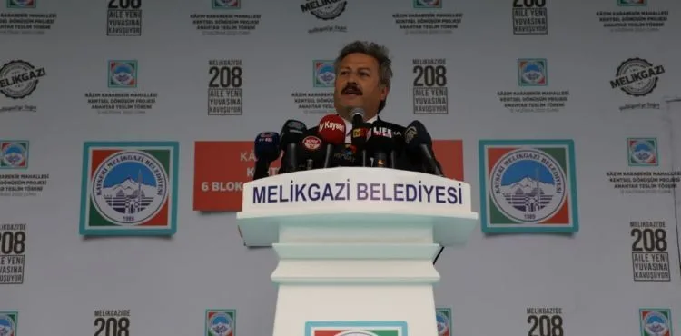 MELİKGAZİ 208 AİLEYİ EVLERİNE KAVUŞTURDU